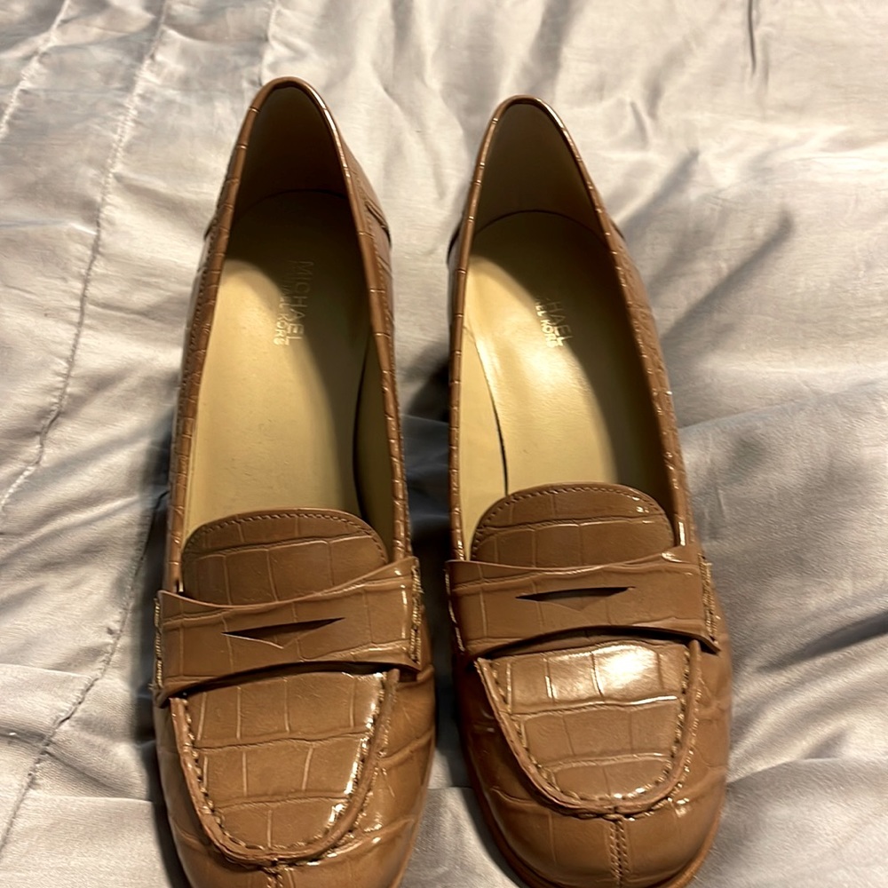 Micheal Kors loafers, light brown great condition
